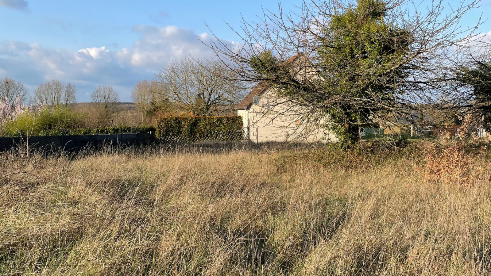 Terrain constructible de 542m2 à Chançay