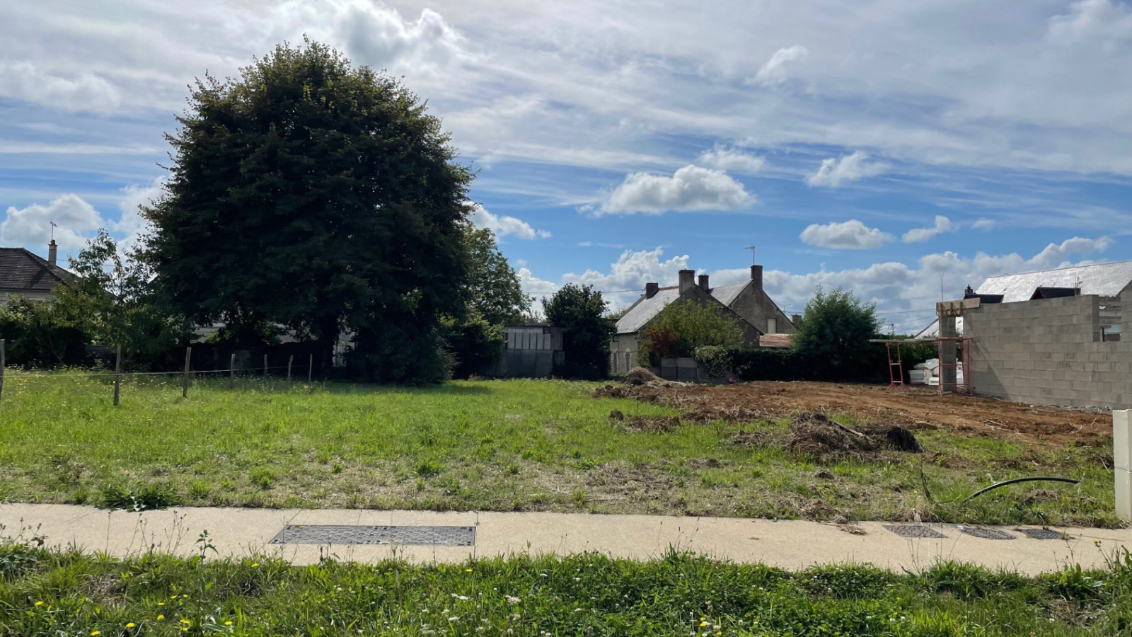 Terrain constructible de 545m2 à Saint-Gervais-la-Forêt