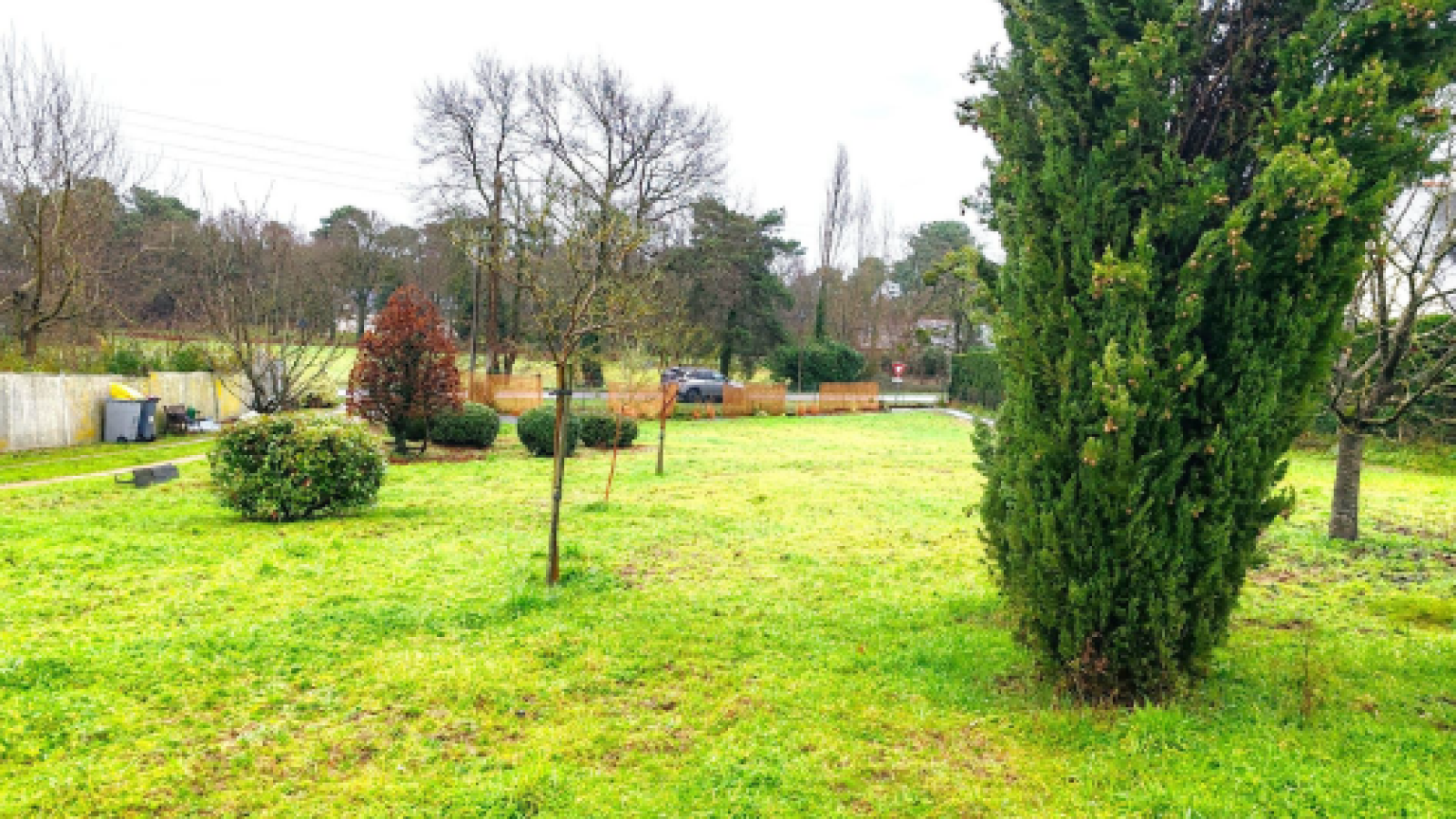 Terrain constructible de 1573m2 à Longué-Jumelles