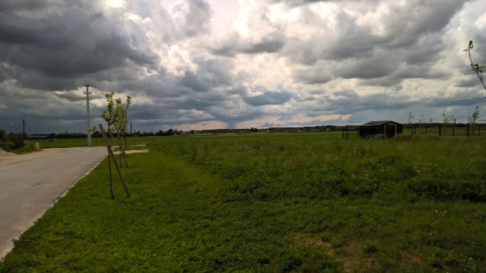 Terrain constructible de 1153m2 à Griselles
