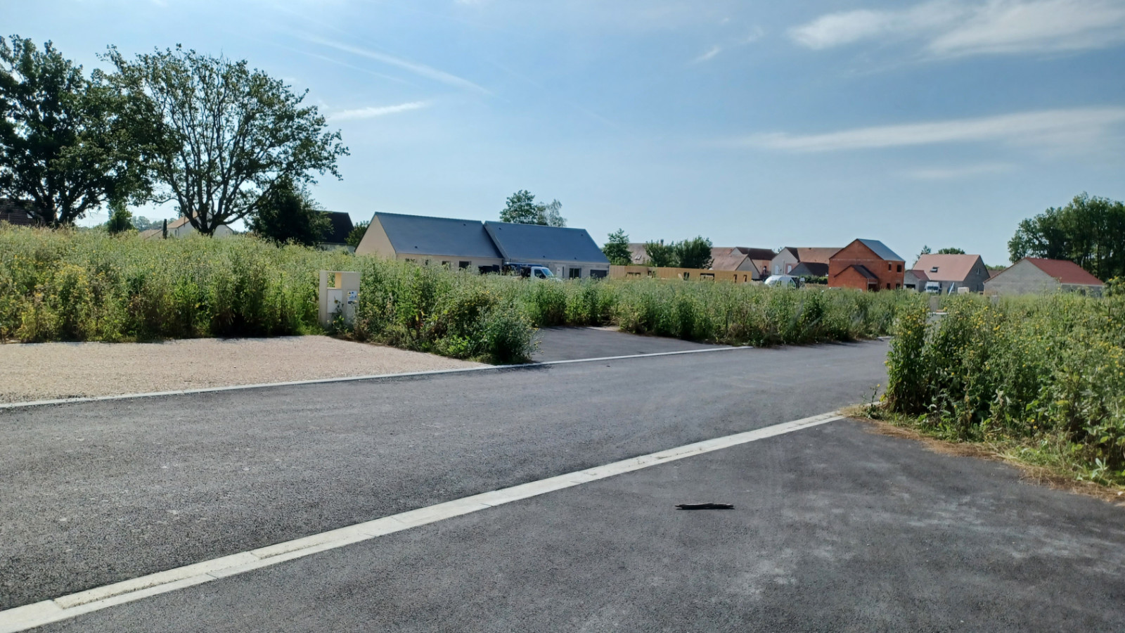 Terrain constructible de 668m2 à Sougy