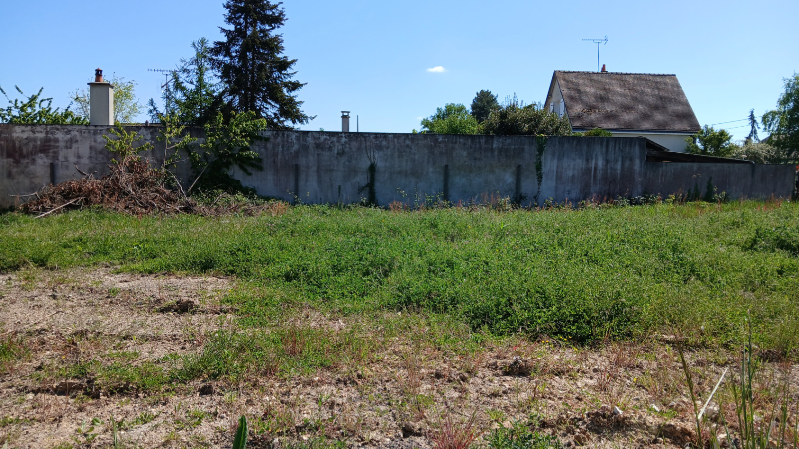 Terrain constructible de 748m2 à Saint-Avertin