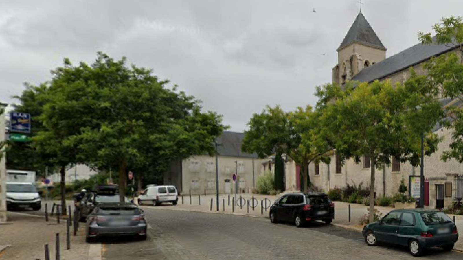 Terrain constructible de 500m2 à Ingré