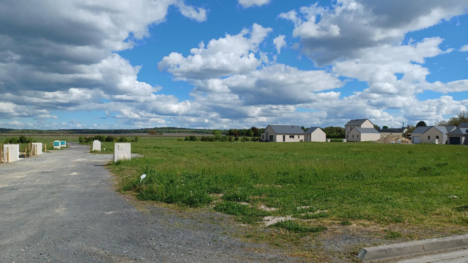 Terrain constructible de 490m2 à Bellevigne-les-Châteaux