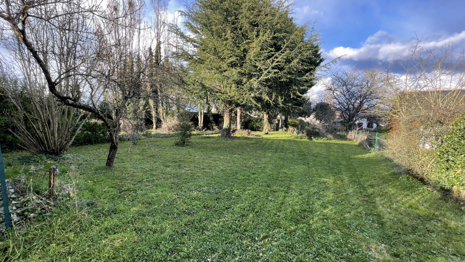 Terrain constructible de 919m2 à Bellevigne-en-Layon