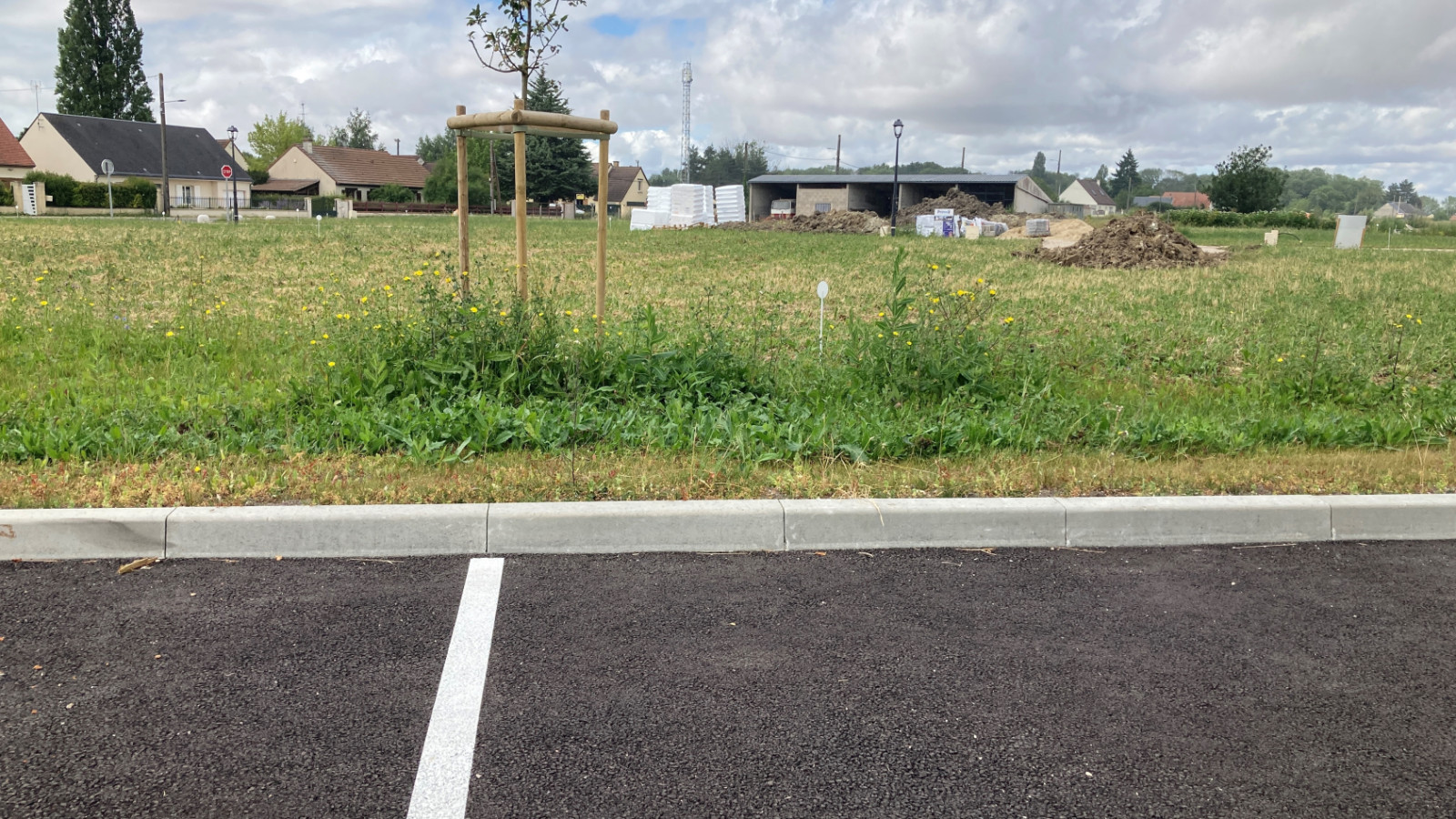 Terrain constructible de 461m2 à Huisseau-sur-Mauves