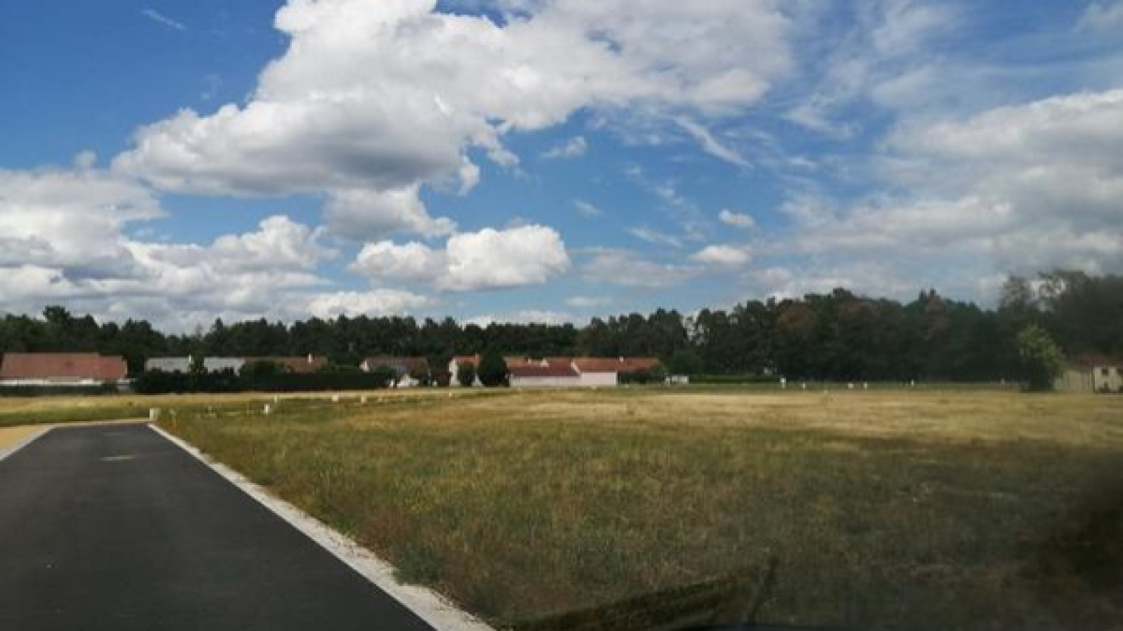 Terrain constructible de 504m2 à Ménestreau-en-Villette