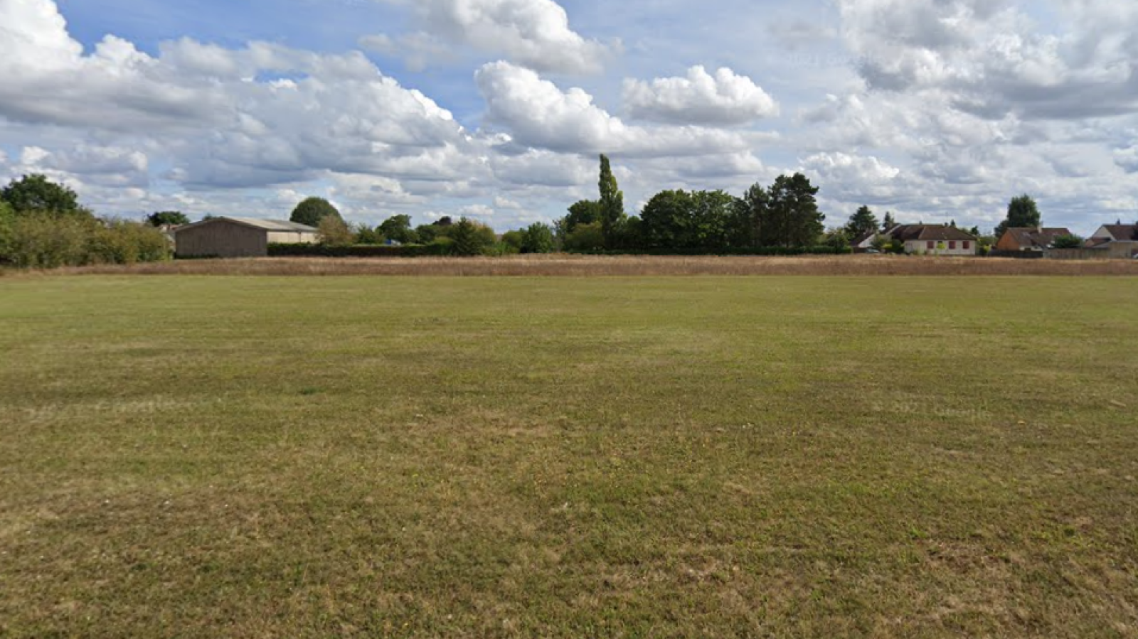 Terrain constructible de 1120m2 à Artenay