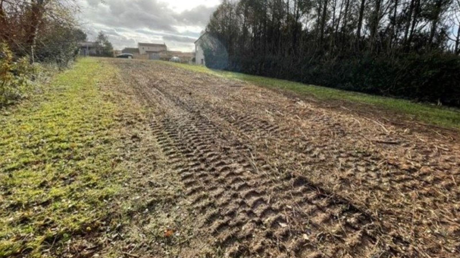 Terrain constructible de 1150m2 à Chauvigny