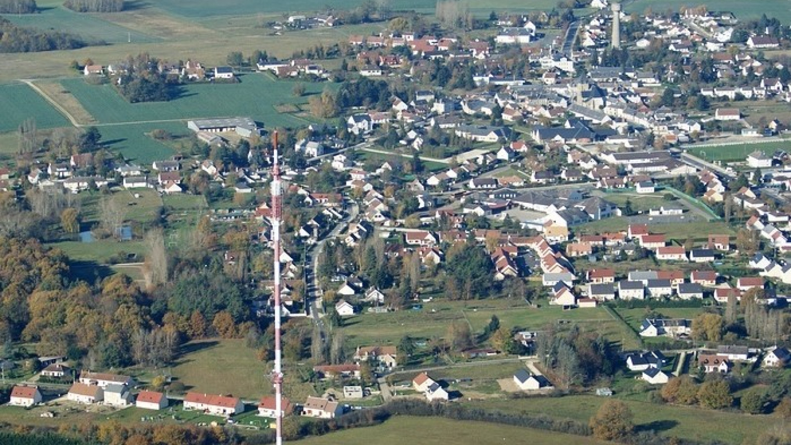 Terrain constructible de 790m2 à Traînou
