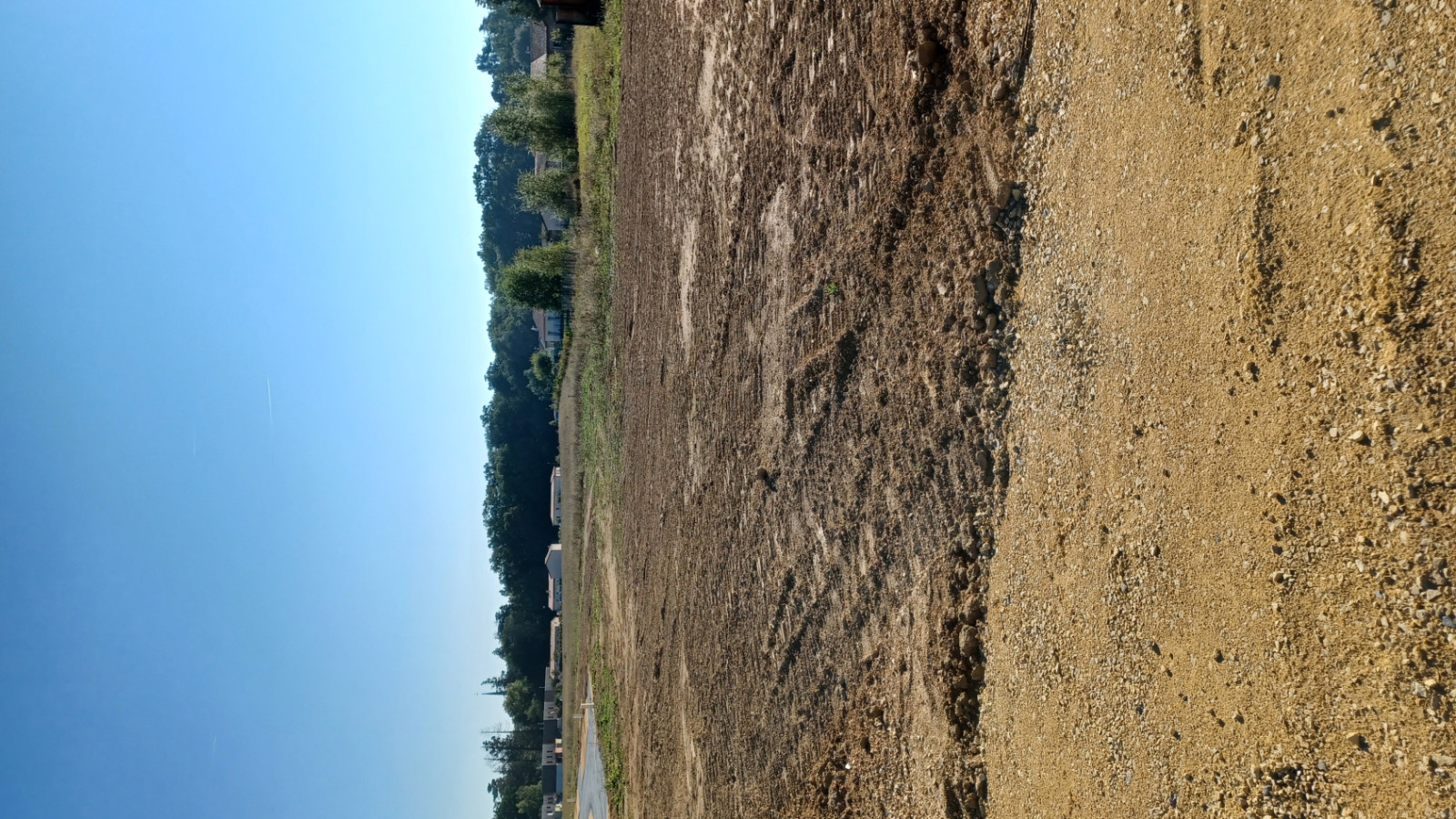 Terrain constructible de 700m2 à Saint-Julien-l'Ars