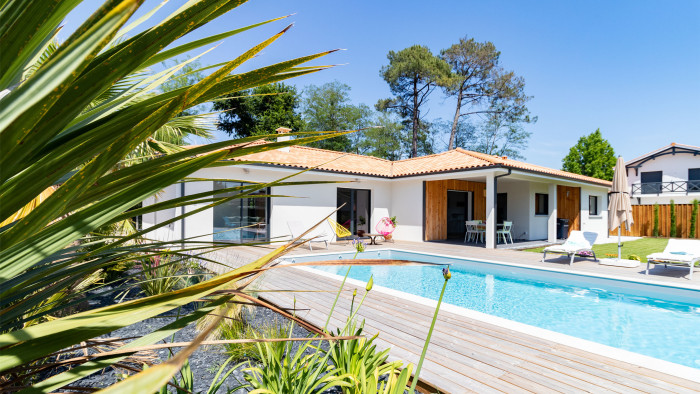 Maison avec piscine : construction de la piscine et entretien