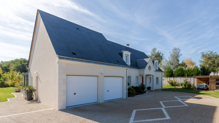 Pourquoi mettre un film de protection sous toiture quand on fait construire sa maison ? Découvrez la réponse en images ...