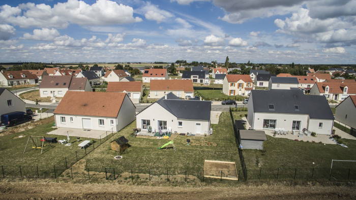 Acheter dans l'ancien ou faire construire sa maison ?