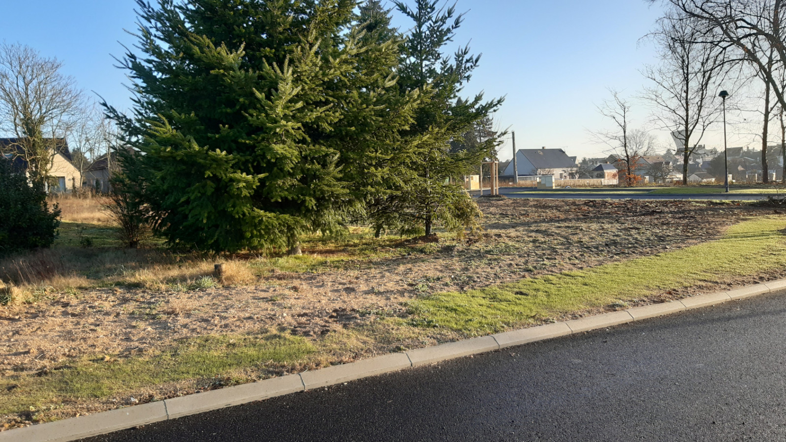 Terrain constructible de 500m2 à La Ferté-Saint-Aubin