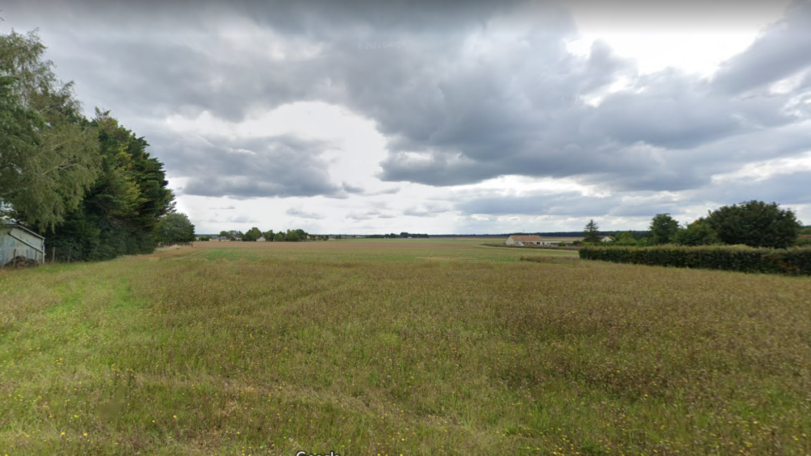 Terrain constructible de 619m2 à Ménestreau-en-Villette