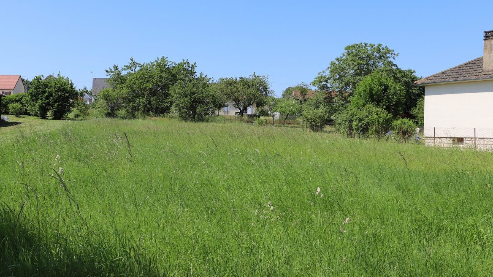 Terrain constructible de 1382m2 à Châtillon-sur-Loire