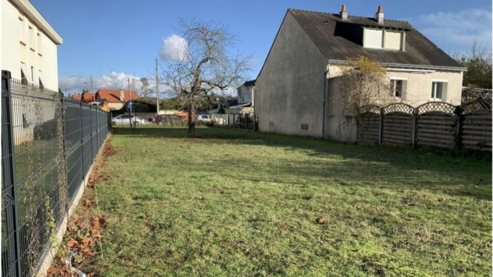 Terrain constructible de 630m2 à Longué-Jumelles