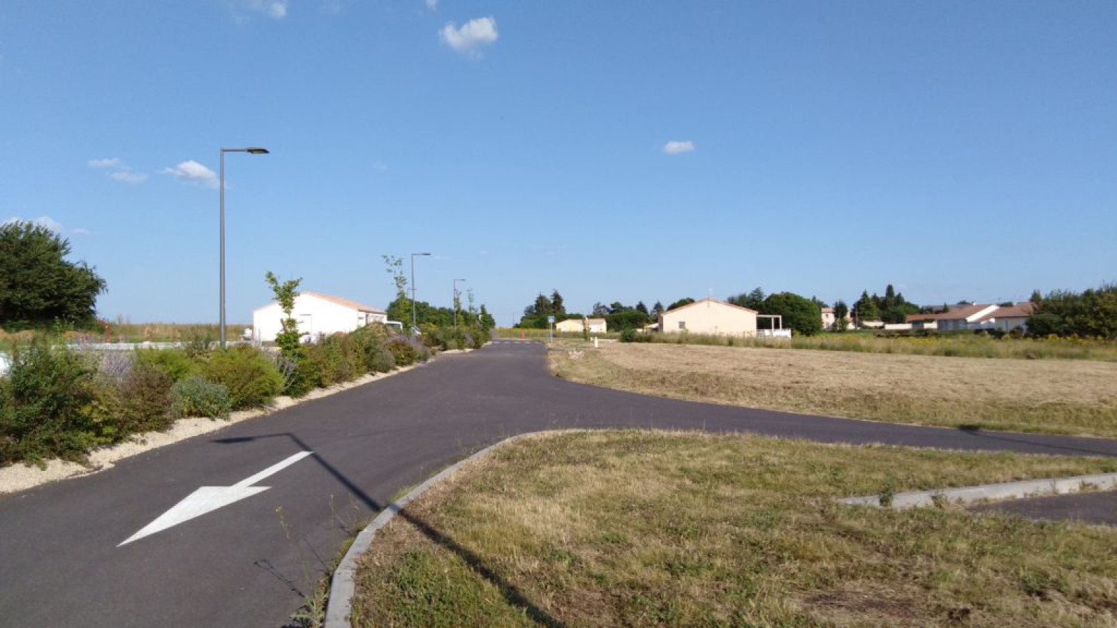 Terrain constructible de 1140m2 à Valence-en-Poitou