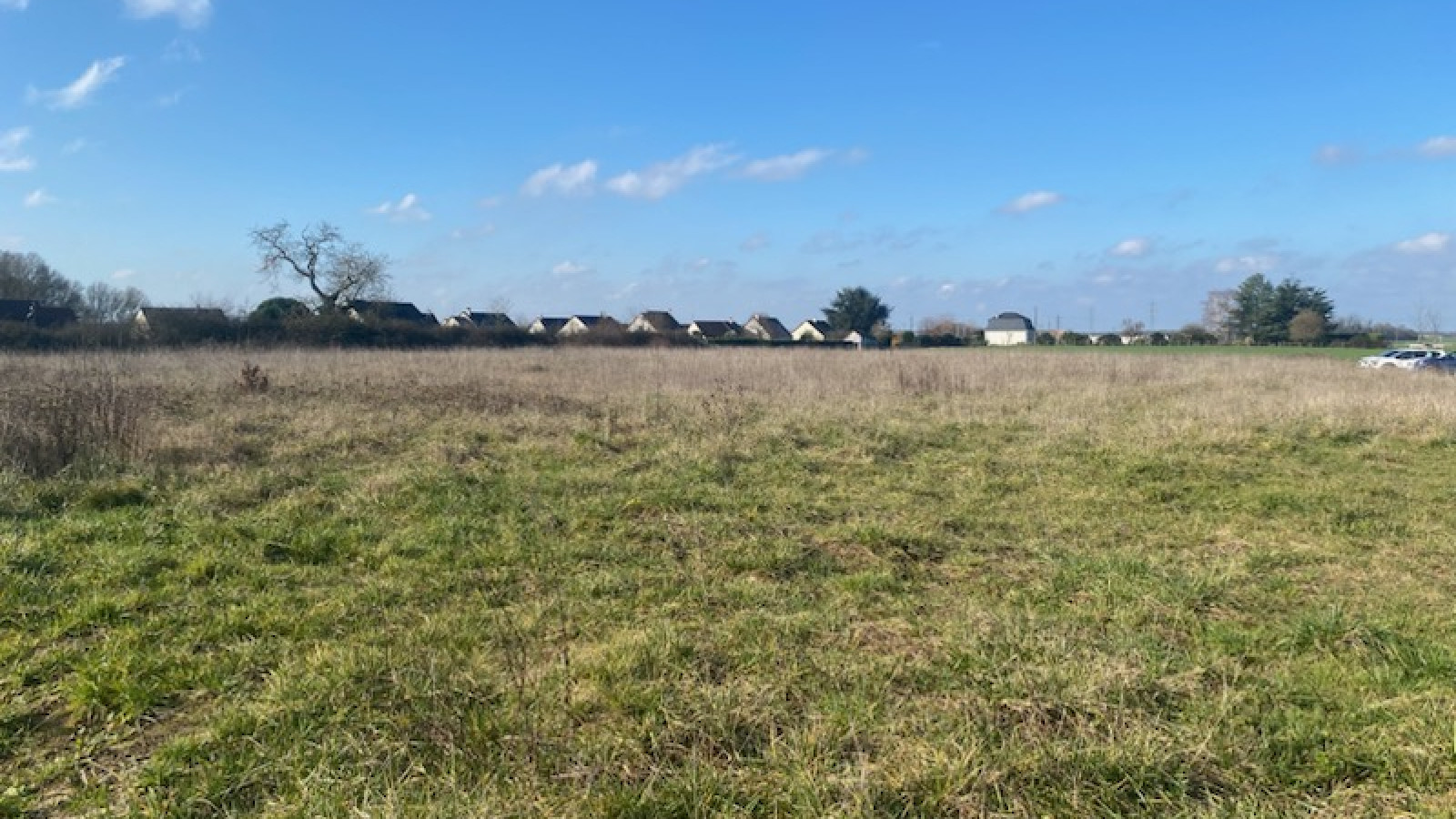 Terrain constructible de 453m2 à La Croix-en-Touraine