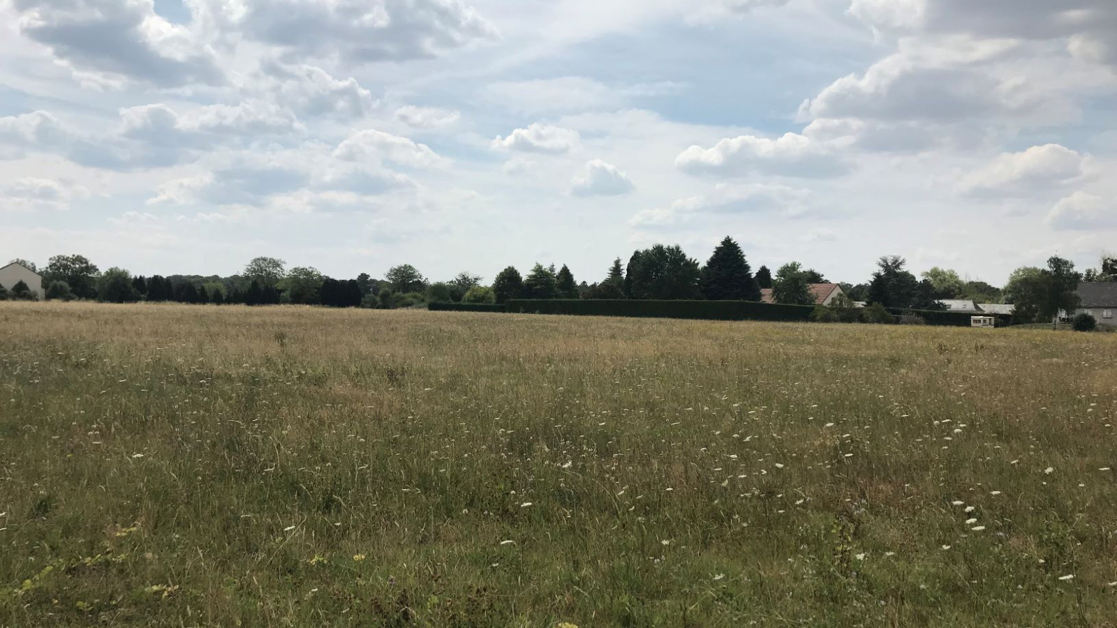 Terrain constructible de 668m2 à La Croix-en-Touraine