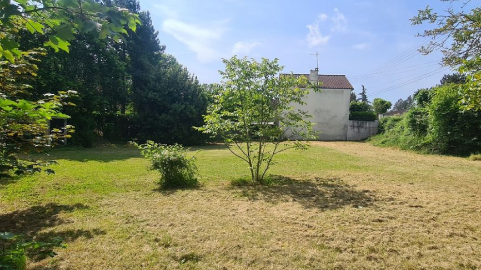 Terrain constructible de 760m2 à Poitiers