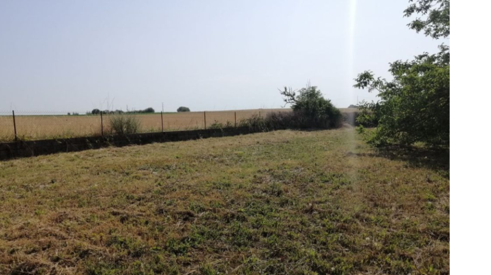 Terrain constructible de 1303m2 à Vouneuil-sous-Biard